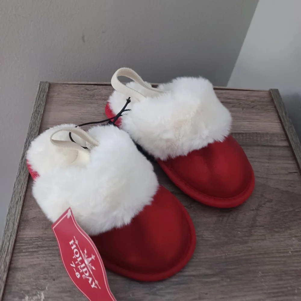 Holiday Time Valentine's Day Strap Back Red Clogs Slippers Toddler 9/10